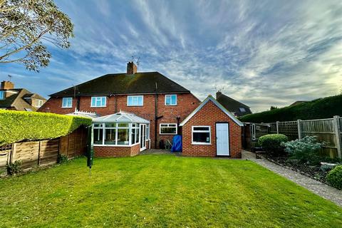 4 bedroom semi-detached house for sale, Greenhill Way, Farnham