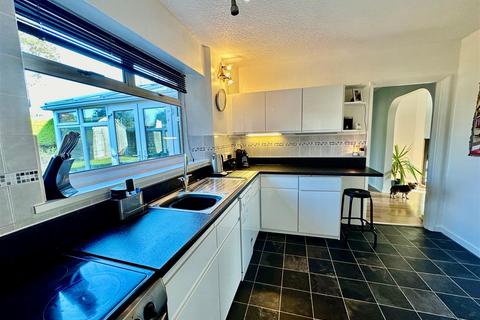 4 bedroom semi-detached house for sale, Greenhill Way, Farnham