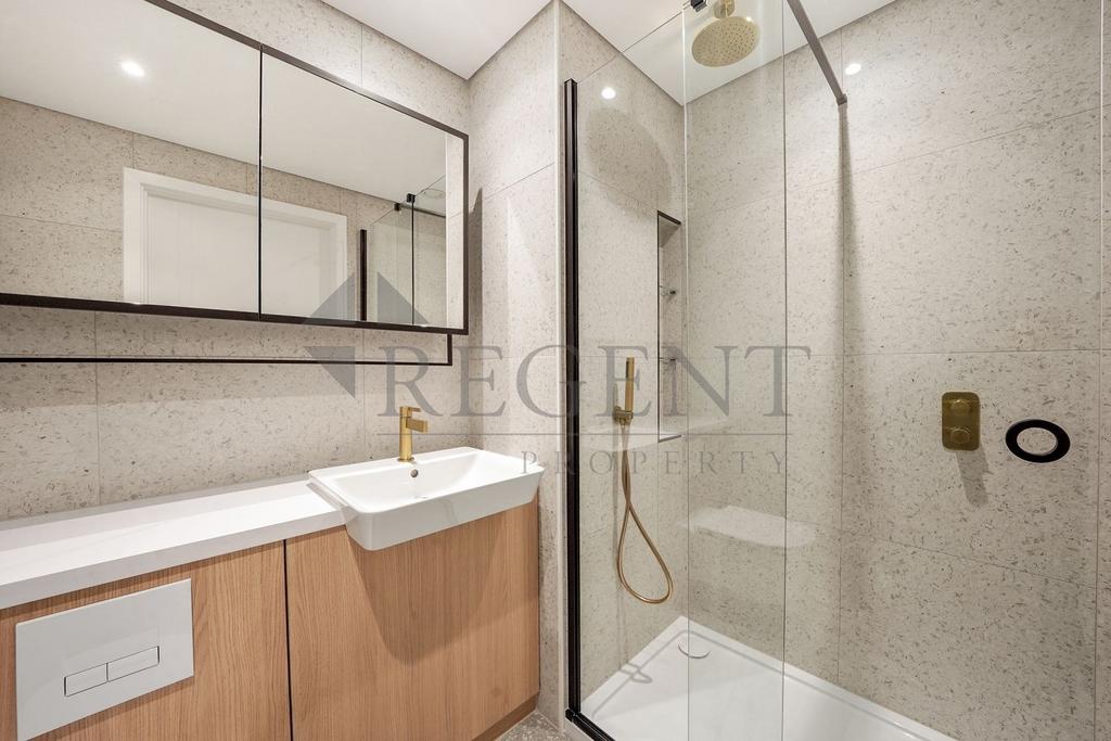 Main ensuite