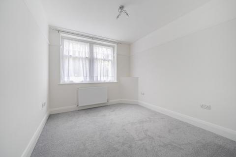 2 bedroom apartment to rent, Forest Rise London E17