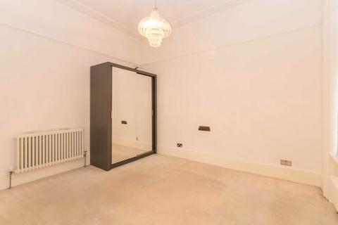 2 bedroom flat to rent, St. Andrews Square, Surbiton KT6