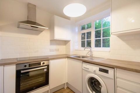 1 bedroom semi-detached house to rent, Addison Gardens, Surbiton KT5