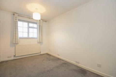 1 bedroom semi-detached house to rent, Addison Gardens, Surbiton KT5