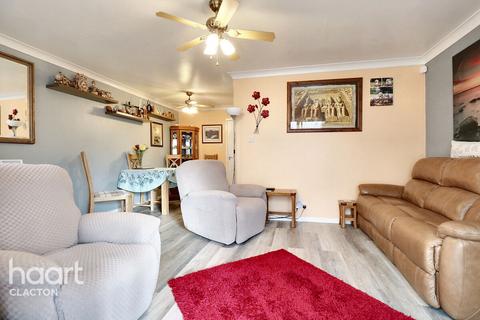 7 Donne Drive, Jaywick, Clacton-on-sea, CO15 2ND