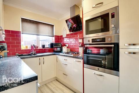7 Donne Drive, Jaywick, Clacton-on-sea, CO15 2ND