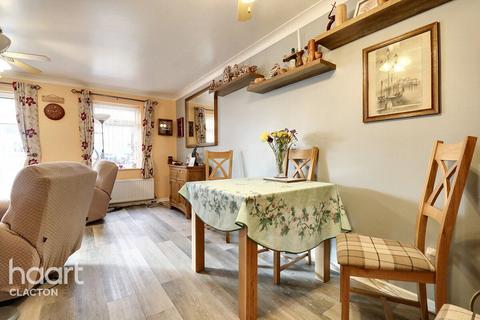7 Donne Drive, Jaywick, Clacton-on-sea, CO15 2ND