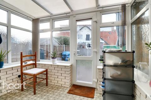 7 Donne Drive, Jaywick, Clacton-on-sea, CO15 2ND