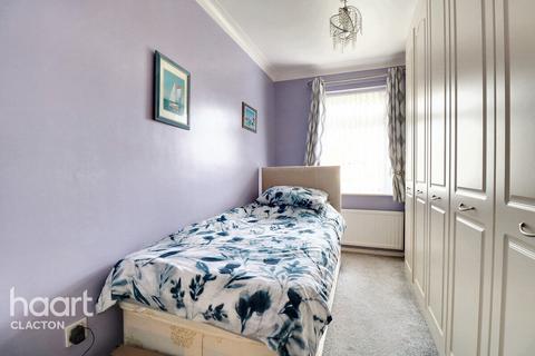 7 Donne Drive, Jaywick, Clacton-on-sea, CO15 2ND