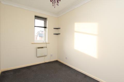 2 bedroom flat to rent, 74 Waterville Drive ,Vange, Basildon, SS16