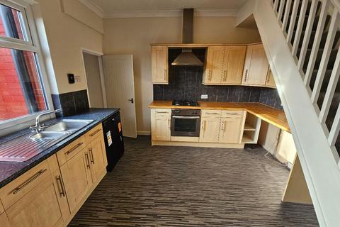 2 bedroom terraced house to rent, Craven Street East, Horwich, Bolton