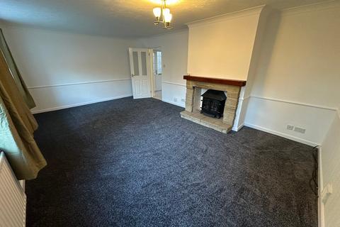 4 bedroom detached house to rent, Flaxton Road, Strensall, York, YO32