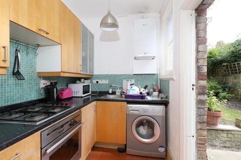 3 bedroom flat to rent, Widdenham Road, Holloway