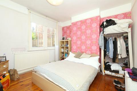 3 bedroom flat to rent, Widdenham Road, Holloway