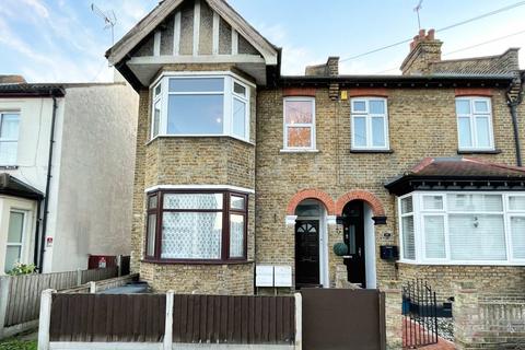 2 bedroom maisonette to rent, Maldon Road (Upper), Southend On Sea SS2