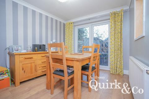 13 Crescent Way, Aveley, South Ockendon, RM15 4TJ