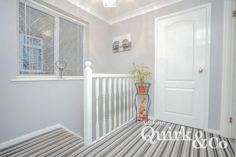 13 Crescent Way, Aveley, South Ockendon, RM15 4TJ