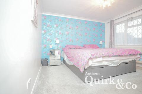 13 Crescent Way, Aveley, South Ockendon, RM15 4TJ