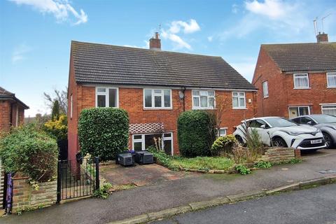 3 bedroom semi-detached house to rent, Wheelers, Epping