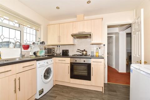 3 bedroom chalet for sale, Cornwall Avenue, Peacehaven, East Sussex