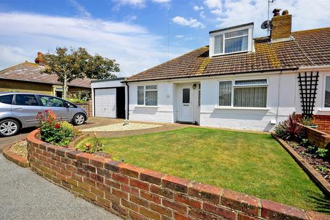 3 bedroom chalet for sale, Cornwall Avenue, Peacehaven, East Sussex