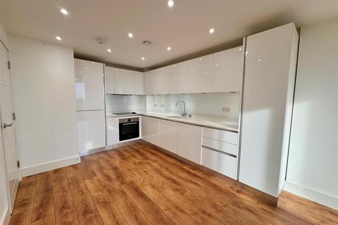 2 bedroom apartment to rent, London Road, Westcliff-On-Sea