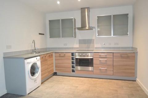 2 bedroom flat to rent, ROWHEDGE