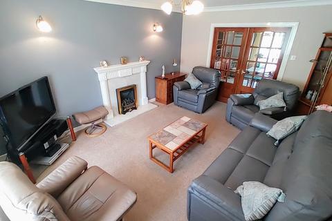 4 bedroom detached house for sale, Millbeck Close, Leaventhorpe