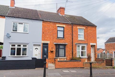 2 bedroom terraced house to rent, Finedon Road, Irthlingborough NN9