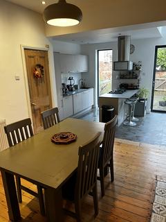 2 bedroom terraced house to rent, Whalley Avenue, Chorlton