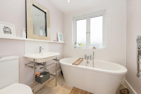 2 bedroom end of terrace house for sale, Station Road, Whitstable, Kent