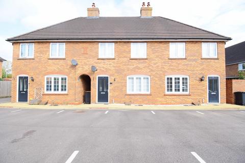 3 bedroom terraced house to rent, Rustic Close, Stewartby MK43