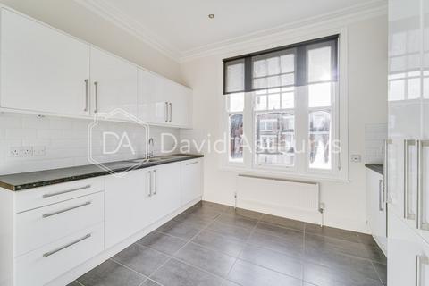 3 bedroom apartment to rent, Alexandra Park Road, London