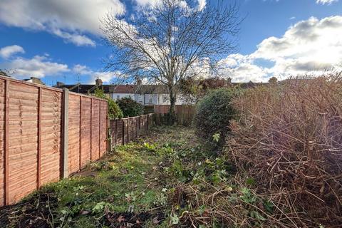 2 bedroom end of terrace house for sale, 42 Bredon Road, Croydon, Surrey, CR0 6JH