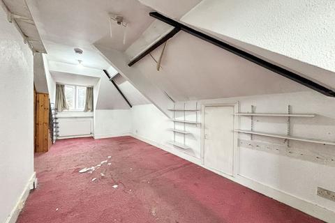 1 bedroom flat for sale, Flat 5, 121 Priory Road, Muswell Hill, London, N8 8NA