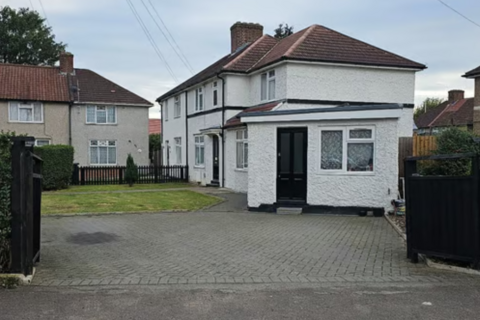 4 bedroom semi-detached house to rent, Powell Gardens, Dagenham, Essex, RM10