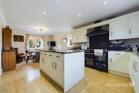 4 bedroom detached house for sale, Manor Lane, Lower Leigh