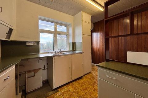 2 bedroom flat for sale, Flat 12 Willenhall Court, Great North Road, New Barnet, Hertfordshire, EN5 1JR