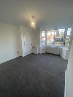 3 bedroom semi-detached house to rent, Princes Drive, Sale Moor