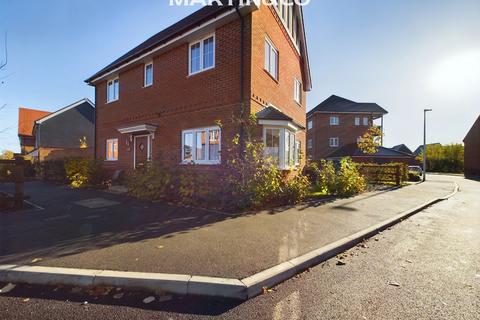 3 bedroom detached house for sale, Dairy Road, Wokingham