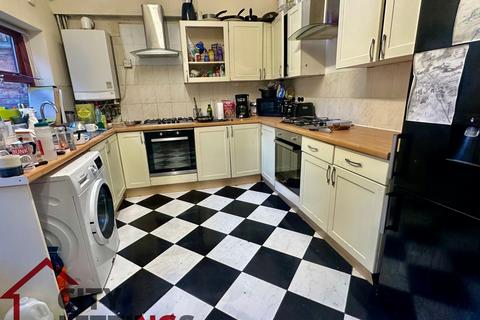 7 bedroom terraced house to rent, Bute Avenue, Lenton