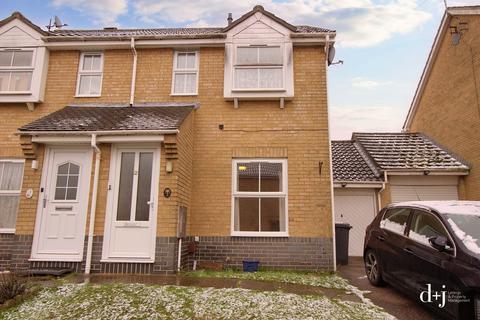 2 bedroom detached house to rent, Kidner Close, Luton