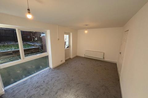 3 bedroom house to rent, Kempsey Close, Redditch