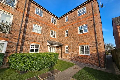 2 bedroom flat to rent, Fernbeck Close, Farnworth, Bolton