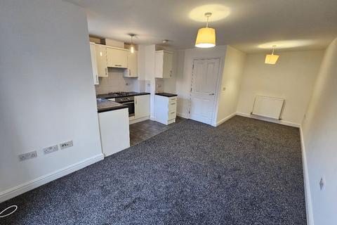 2 bedroom flat to rent, Fernbeck Close, Farnworth, Bolton