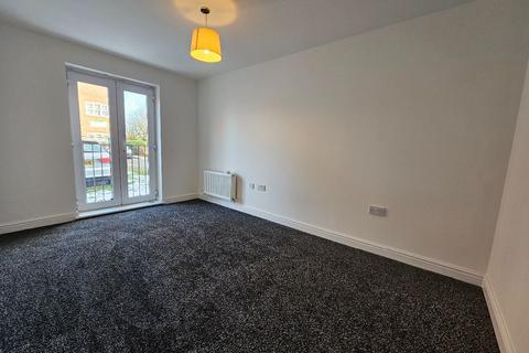 2 bedroom flat to rent, Fernbeck Close, Farnworth, Bolton