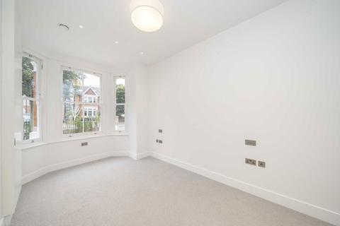 2 bedroom flat for sale, Twyford Avenue, London W3