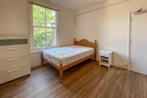 1 bedroom in a house share to rent, Bateman Street, Cambridge CB2