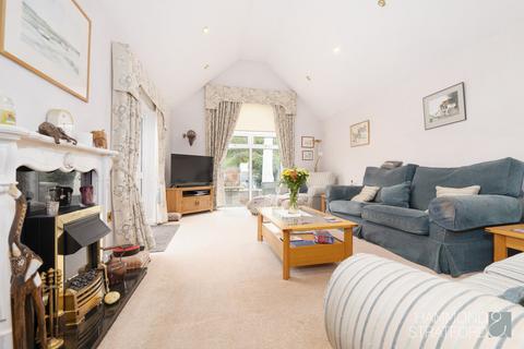 4 bedroom detached house for sale, Norwich Road, Besthorpe