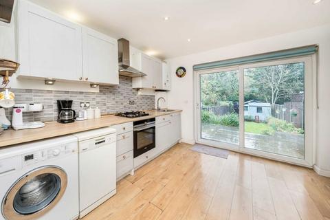 2 bedroom house for sale, Saxon Avenue, Feltham TW13