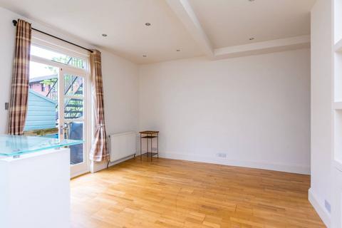 94 Larden Road, London, W3 7SX